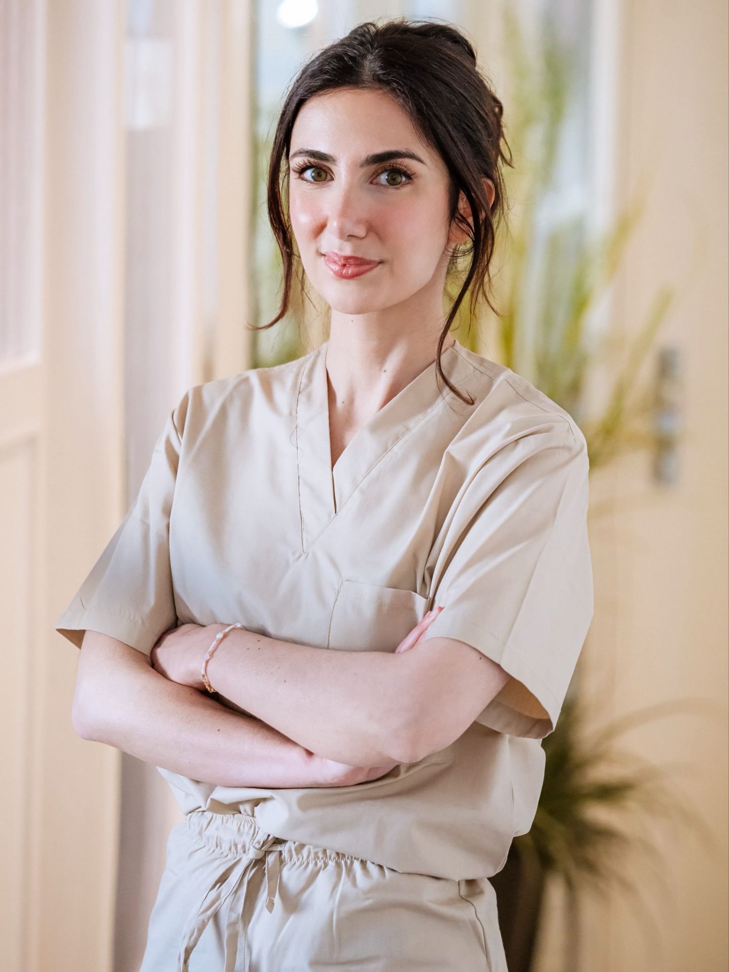 Dr. Soha Tehrani in der Praxis